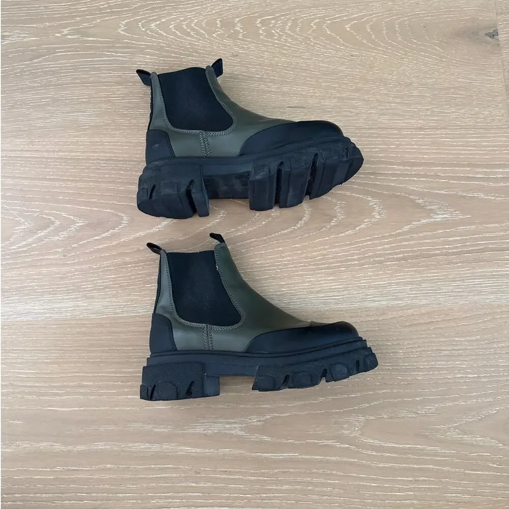 Ganni Chelsea Boots Lug Sole Size EU 37 Green Black